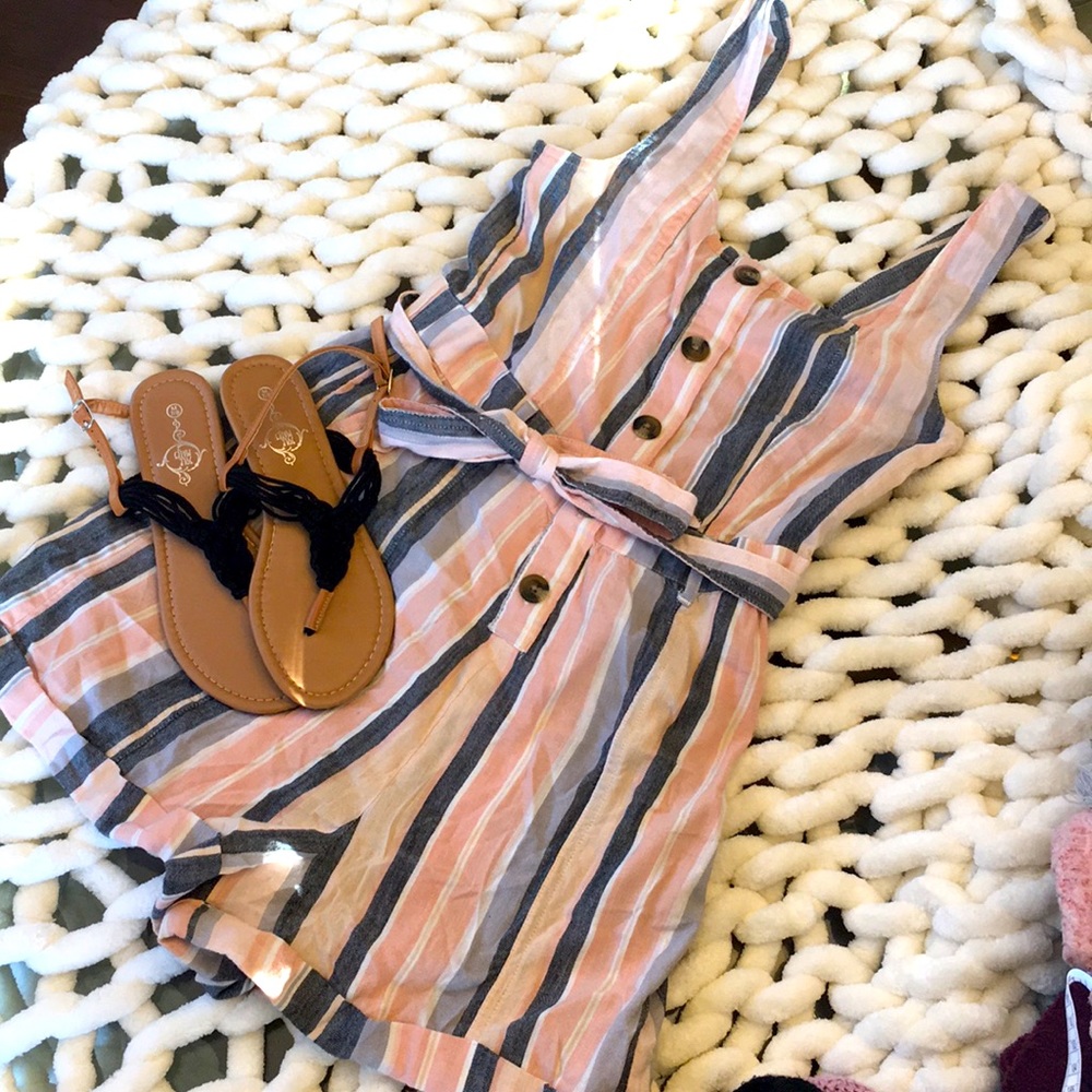 American Eagle Linen-like Romper XS